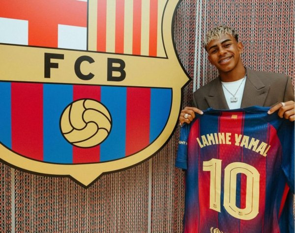 Yamal 18 tuổi chính thức đăng quang: Đưa chiếc áo số 10 của Barcelona, hợp đồng gia hạn trong 6 năm + tiền lương hàng năm